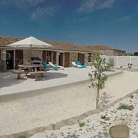 Four Bedroom In Vendee - Sleeps 10 - Walk To O'gliss Water Park! Le Bernard