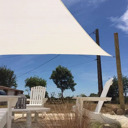 Four Bedroom In Vendee - Sleeps 10 - Walk To O'gliss Water Park! Vakantiehuis *